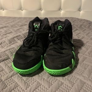 Kyrie 4 fly trap size 5.5Y